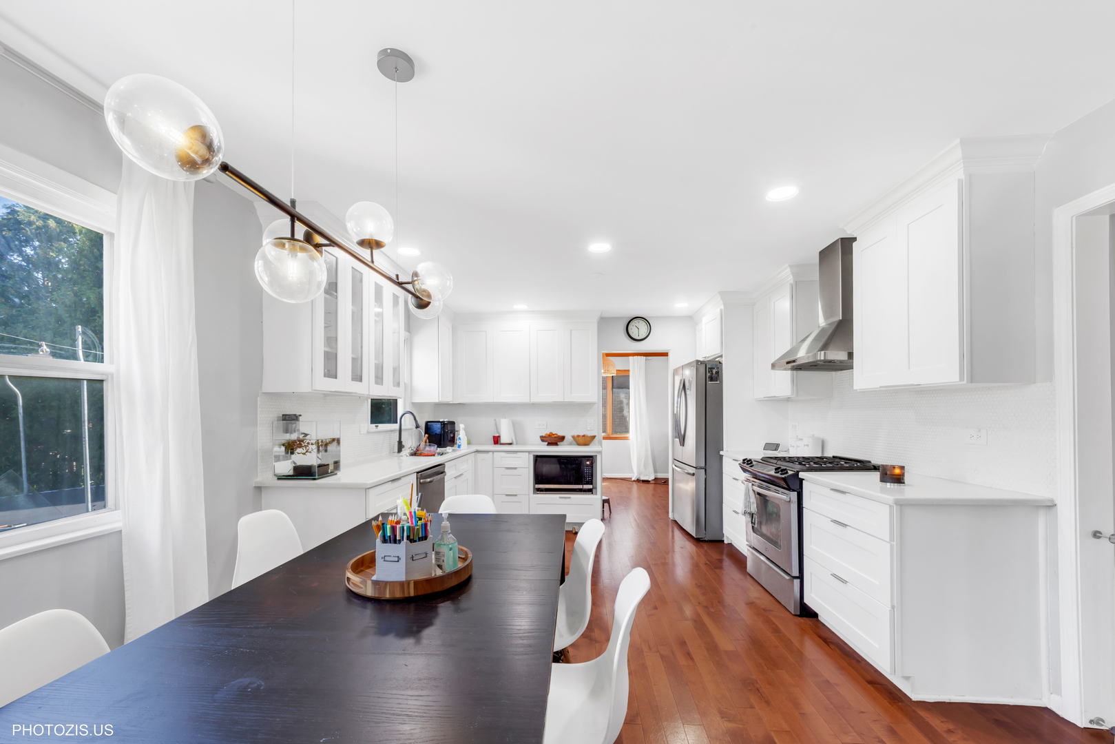 1510 W RUSSELL Court, Arlington Heights, IL 60005