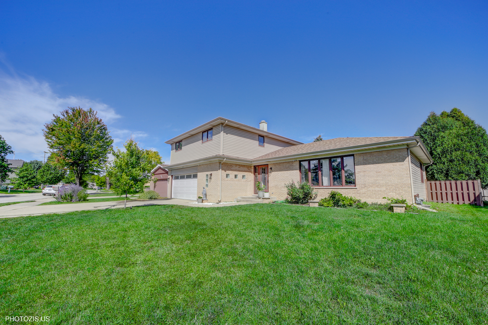1510 W RUSSELL Court, Arlington Heights, IL 60005