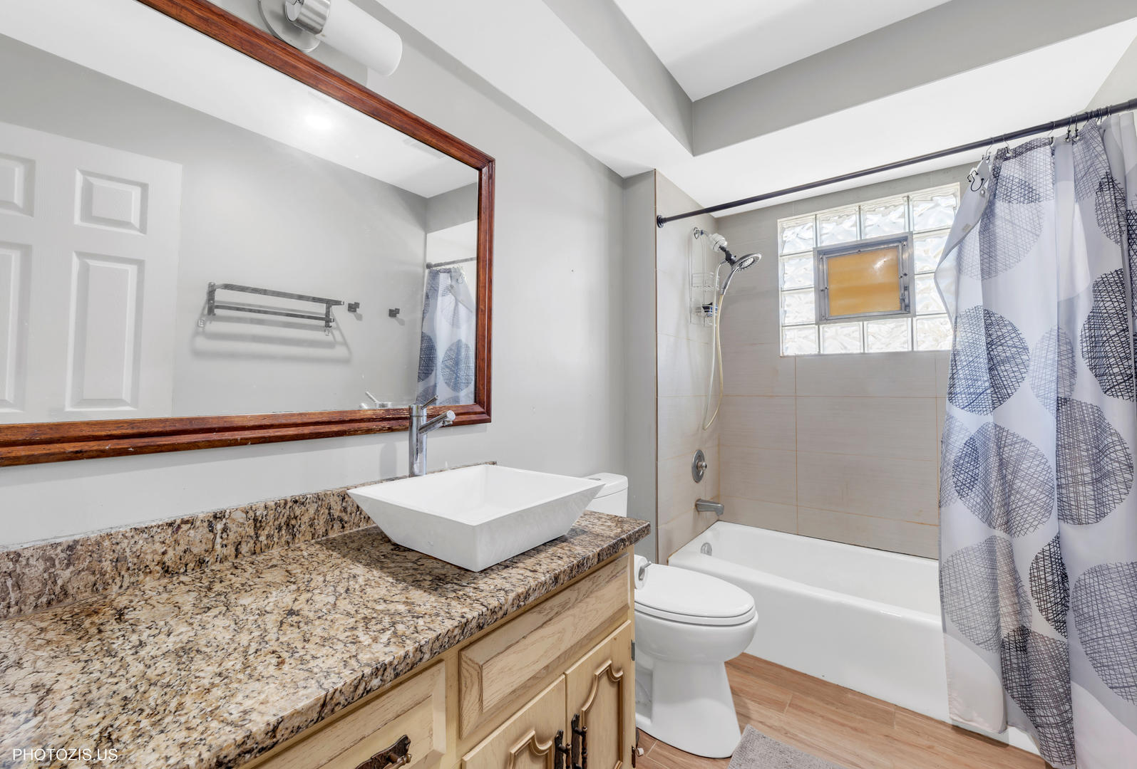 1510 W RUSSELL Court, Arlington Heights, IL 60005
