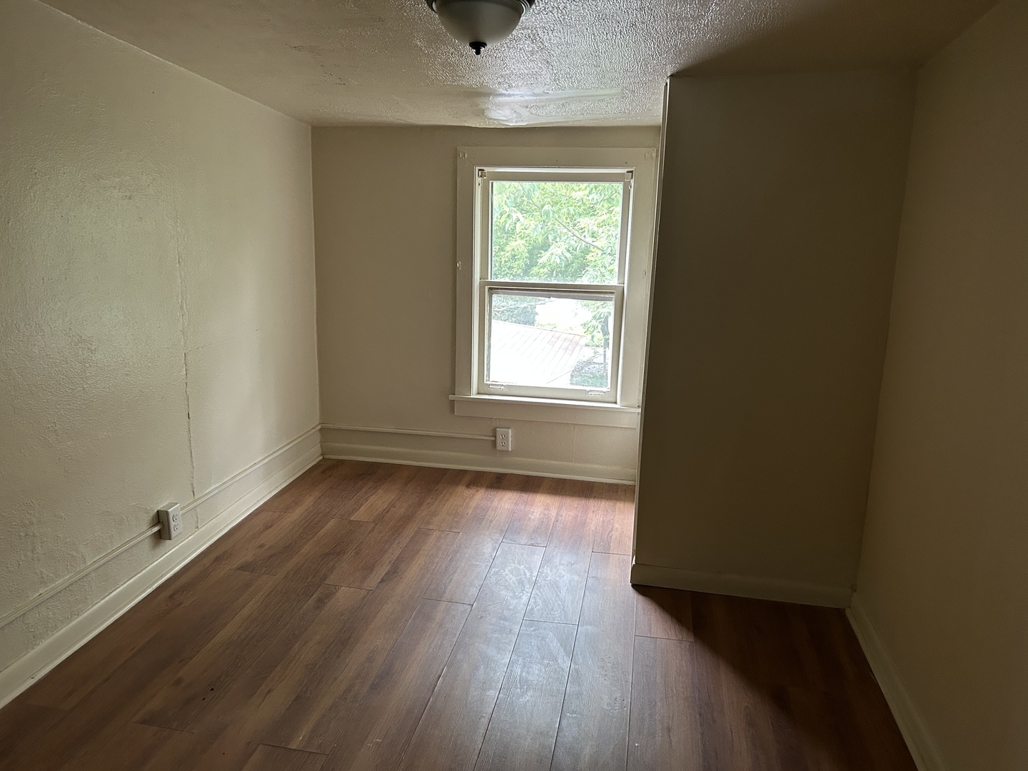 3220 Emmaus Avenue, Zion, IL 60099