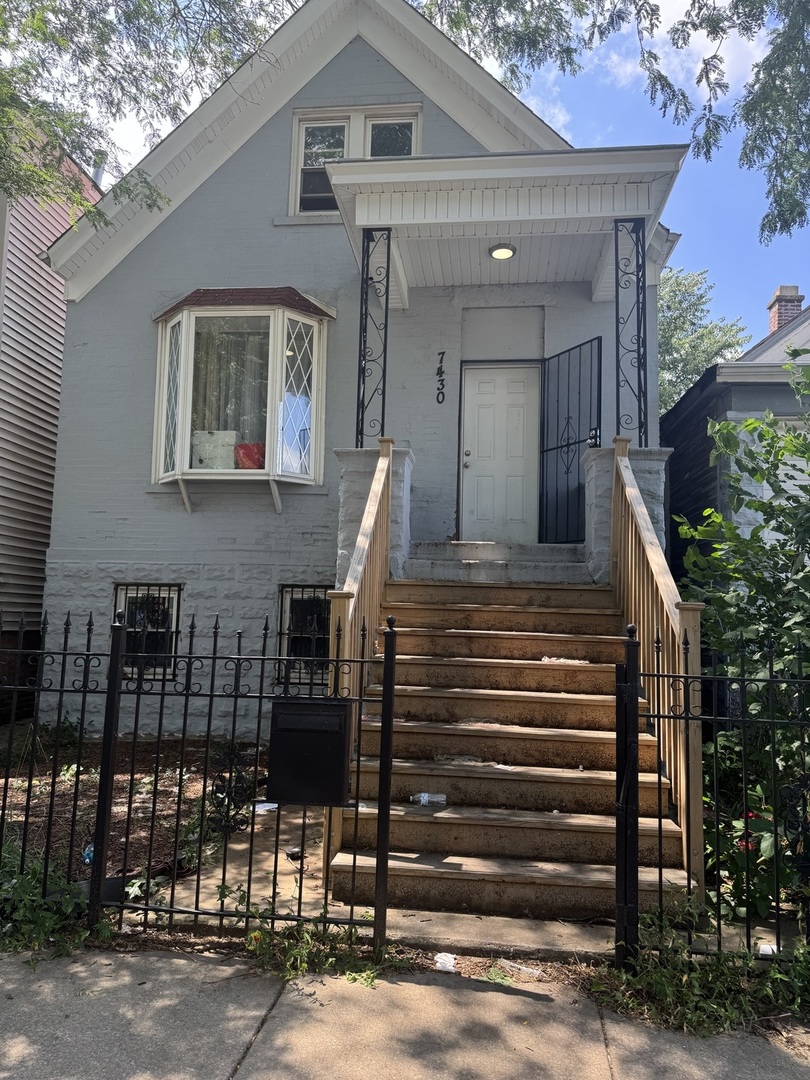7430 S Champlain Avenue, Chicago, IL 60619