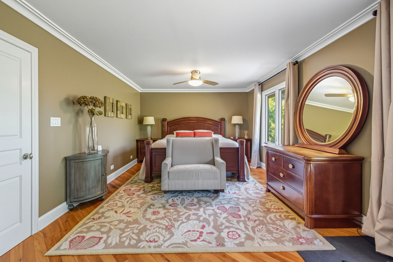 6N464 Neva Terrace, Itasca, IL 60143