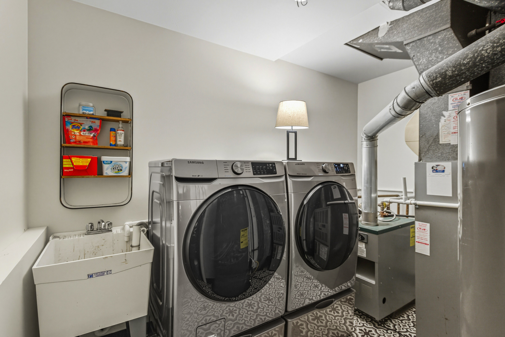 6N464 Neva Terrace, Itasca, IL 60143