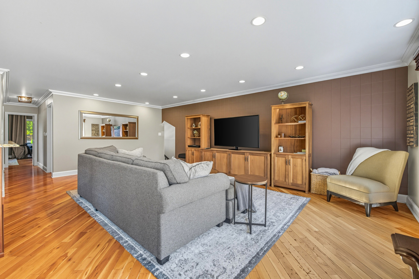 6N464 Neva Terrace, Itasca, IL 60143