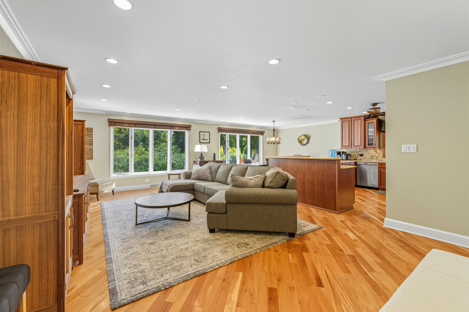 6N464 Neva Terrace, Itasca, IL 60143