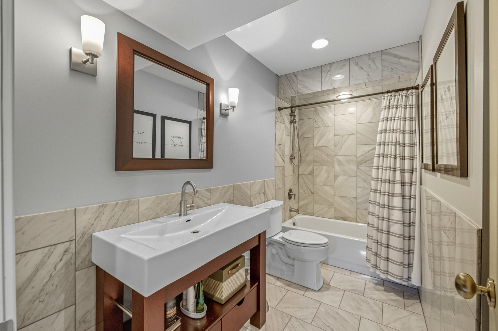 6N464 Neva Terrace, Itasca, IL 60143