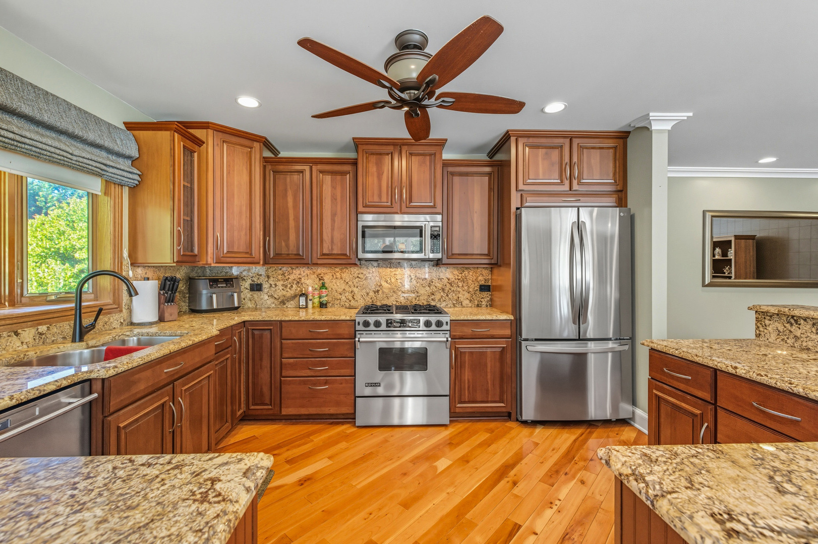 6N464 Neva Terrace, Itasca, IL 60143