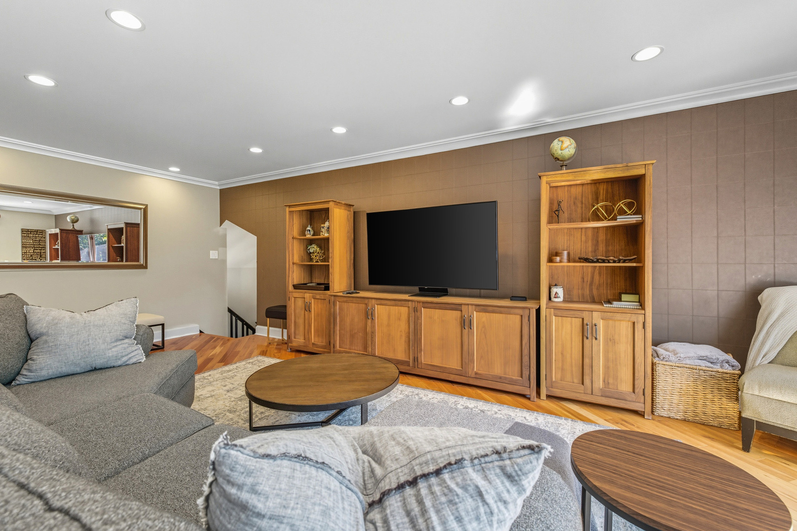 6N464 Neva Terrace, Itasca, IL 60143