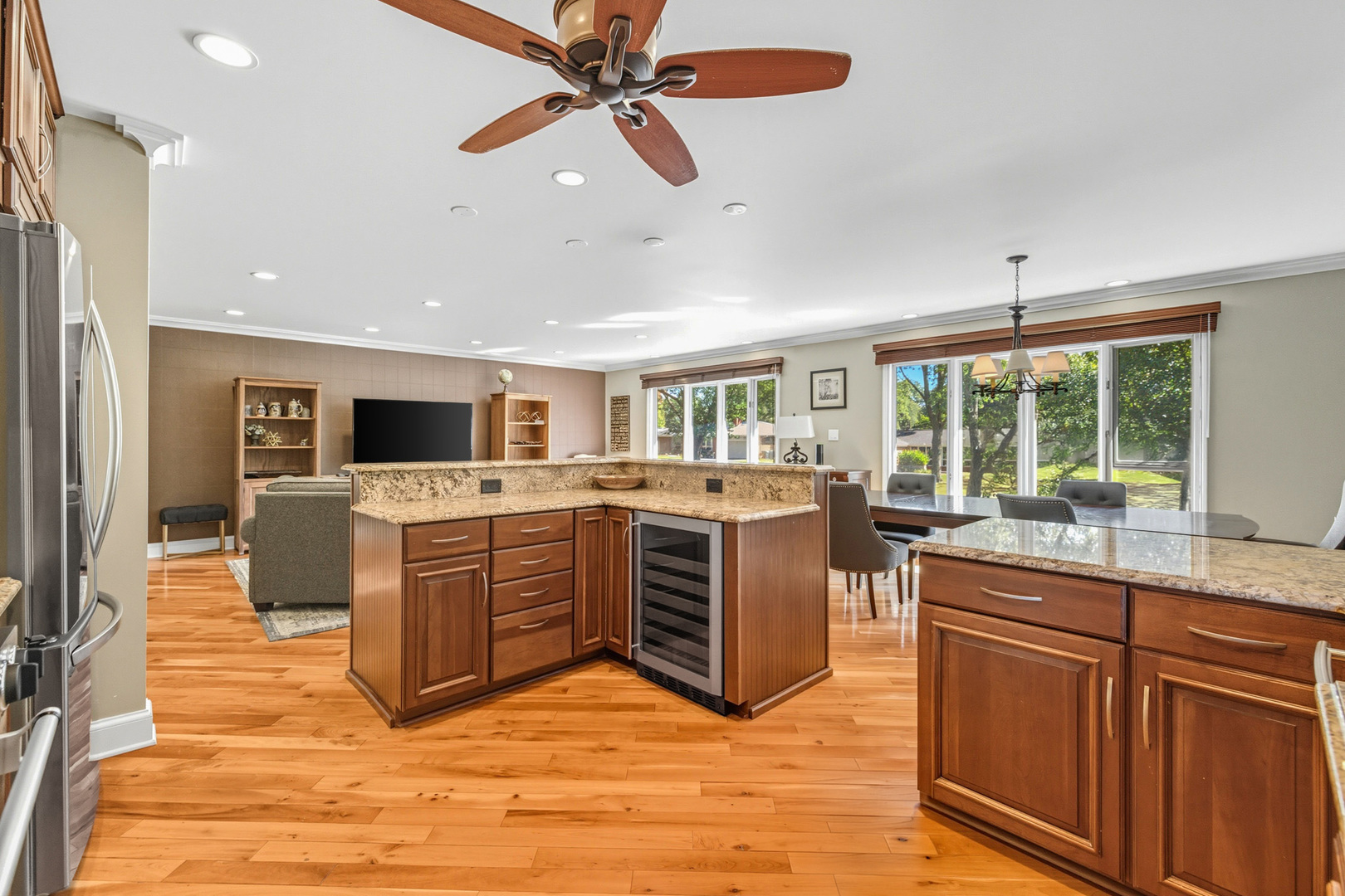 6N464 Neva Terrace, Itasca, IL 60143