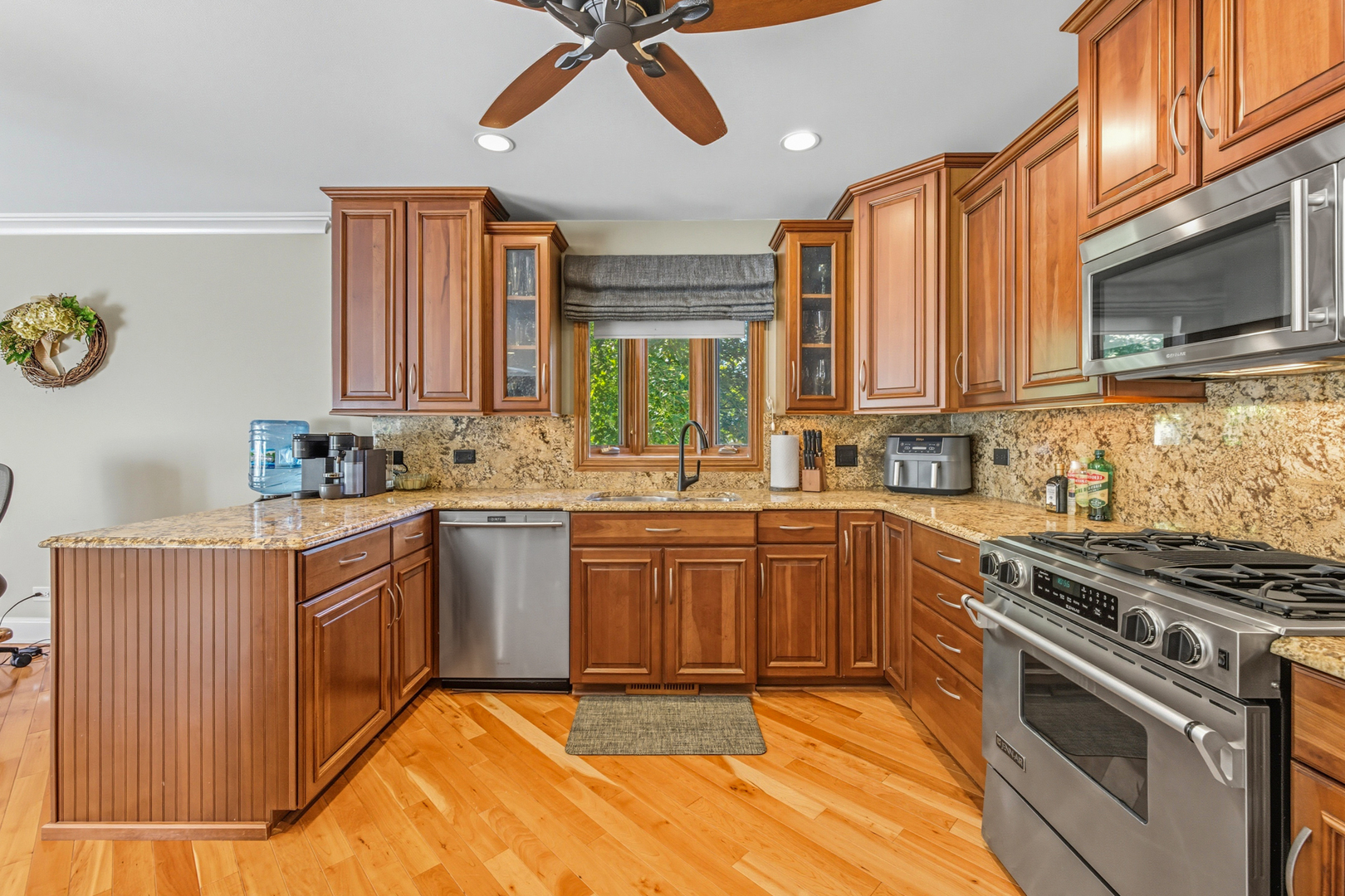 6N464 Neva Terrace, Itasca, IL 60143