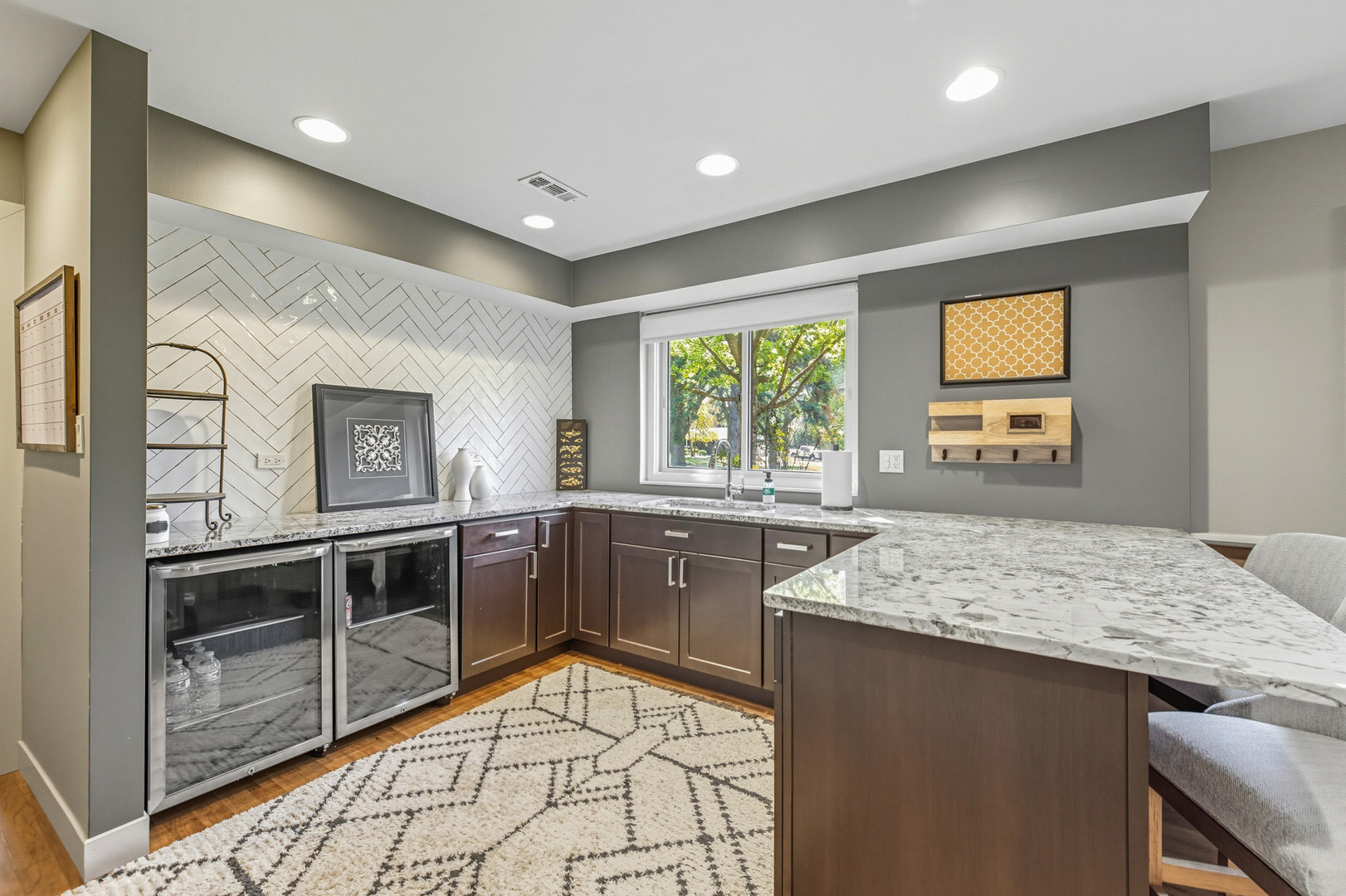 6N464 Neva Terrace, Itasca, IL 60143