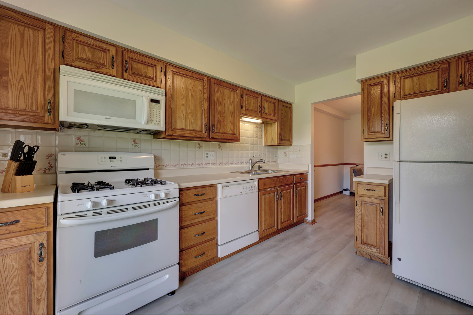 639 Elizabeth Drive #B, Wood Dale, IL 60191