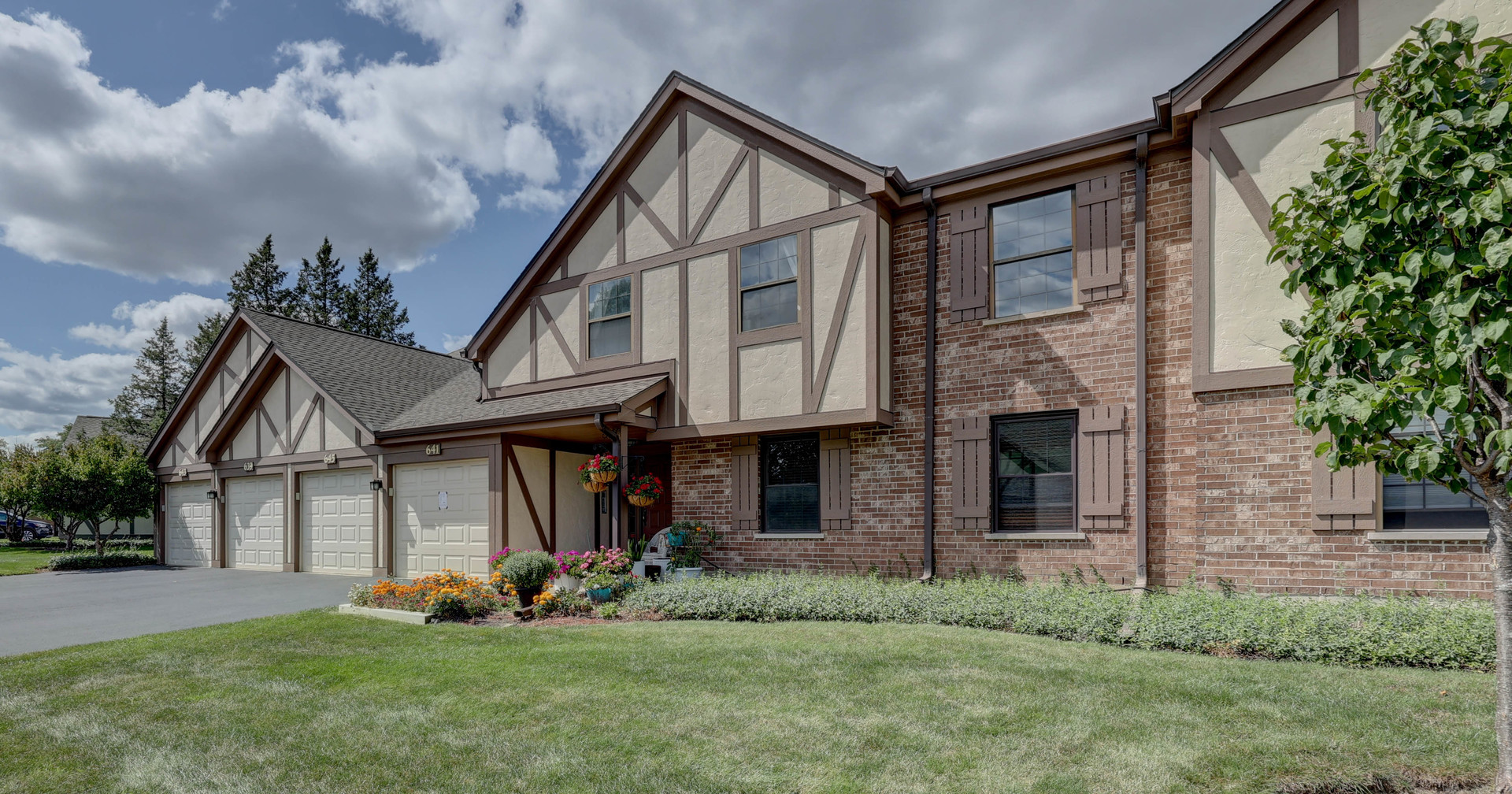 639 Elizabeth Drive #B, Wood Dale, IL 60191