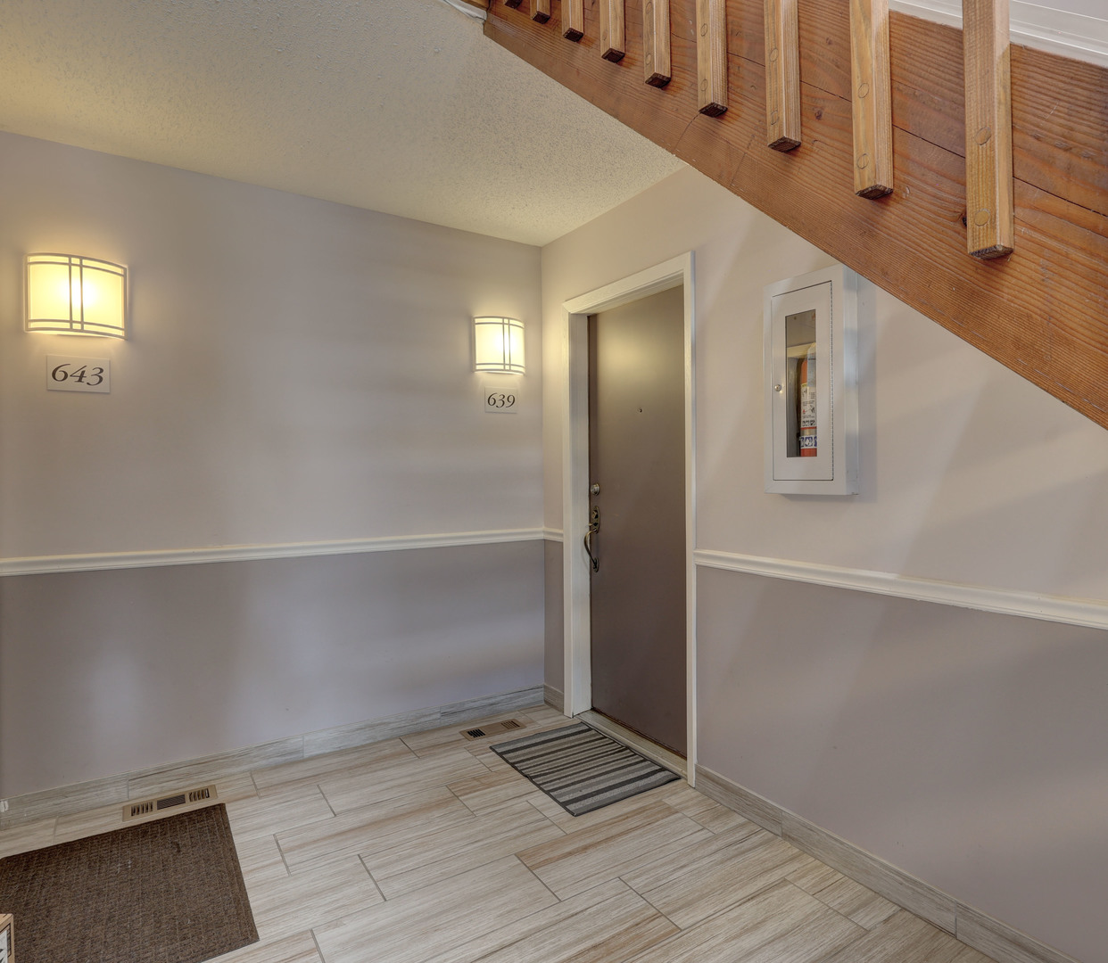 639 Elizabeth Drive #B, Wood Dale, IL 60191