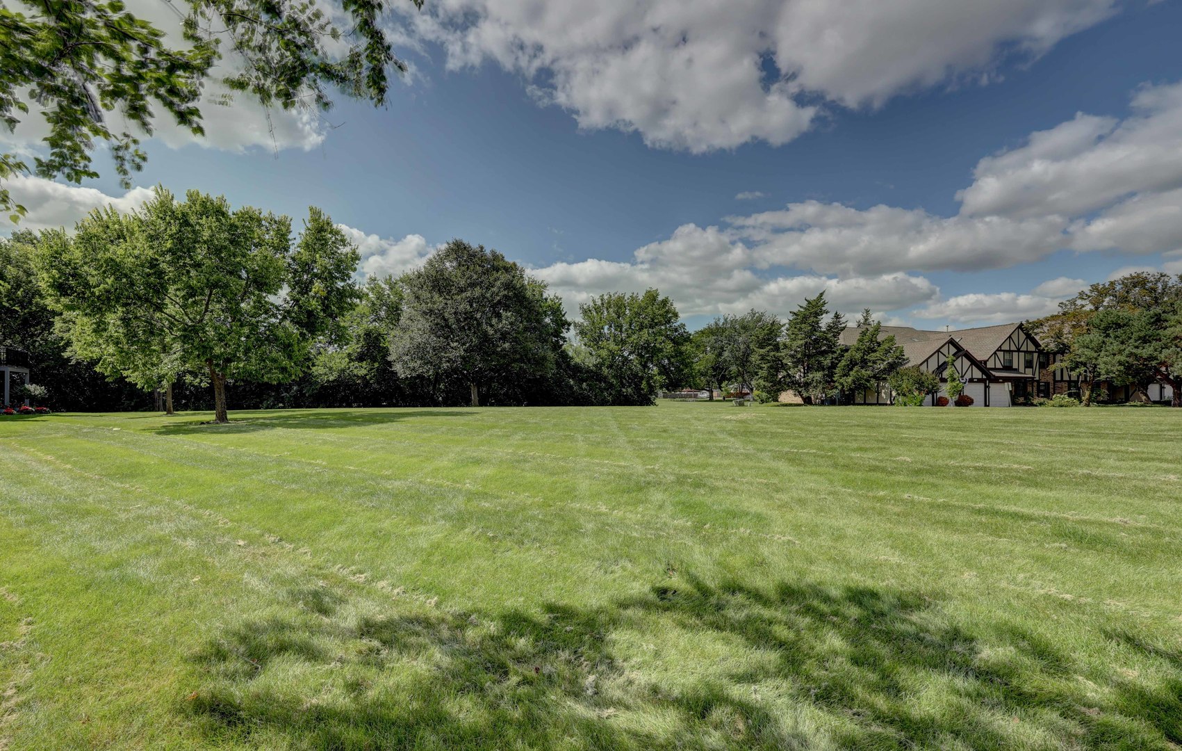 639 Elizabeth Drive #B, Wood Dale, IL 60191