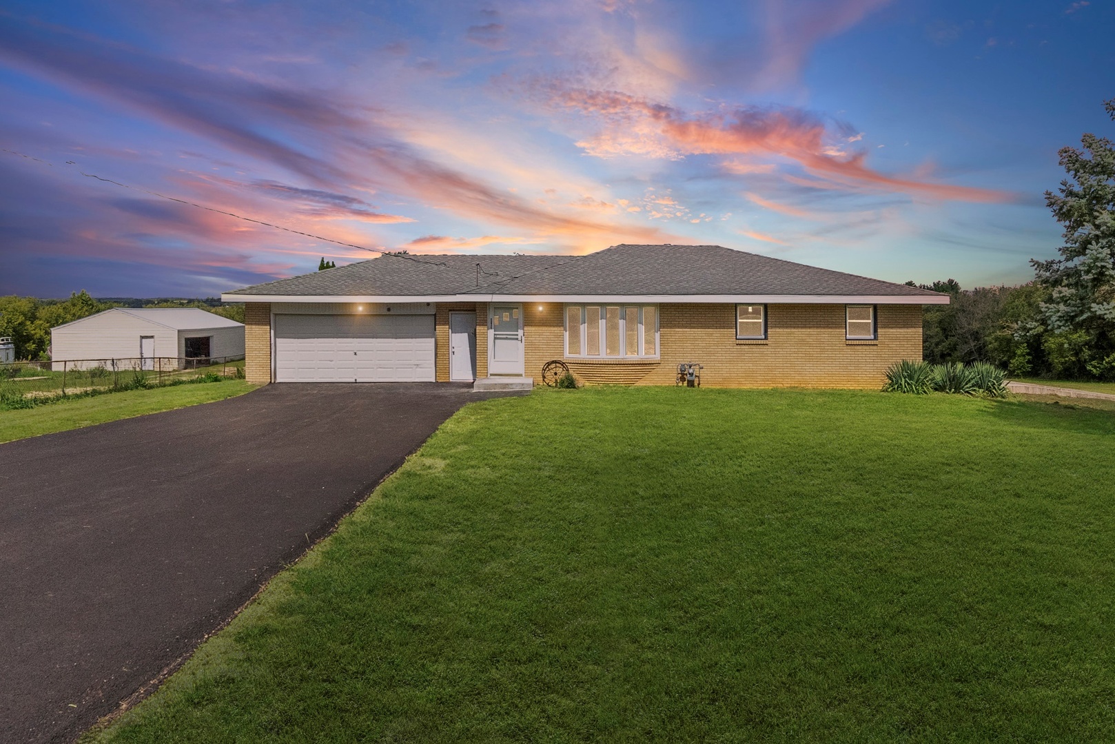 13915 Berglund Road, Winnebago, IL 61088