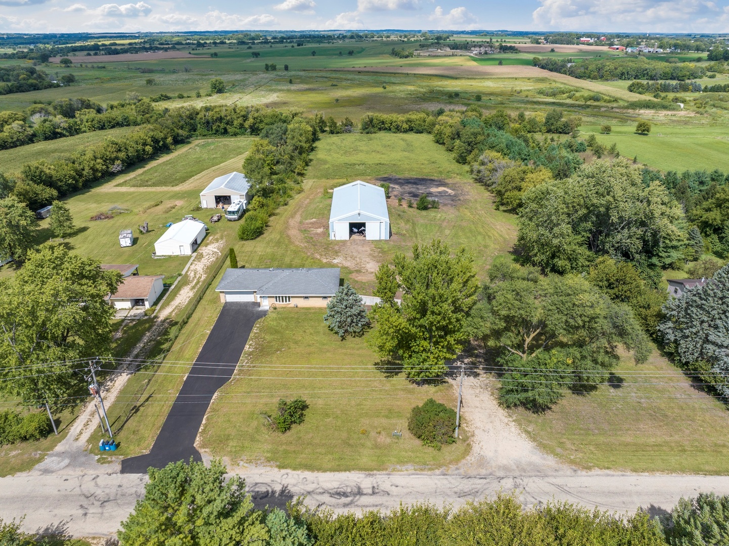 13915 Berglund Road, Winnebago, IL 61088