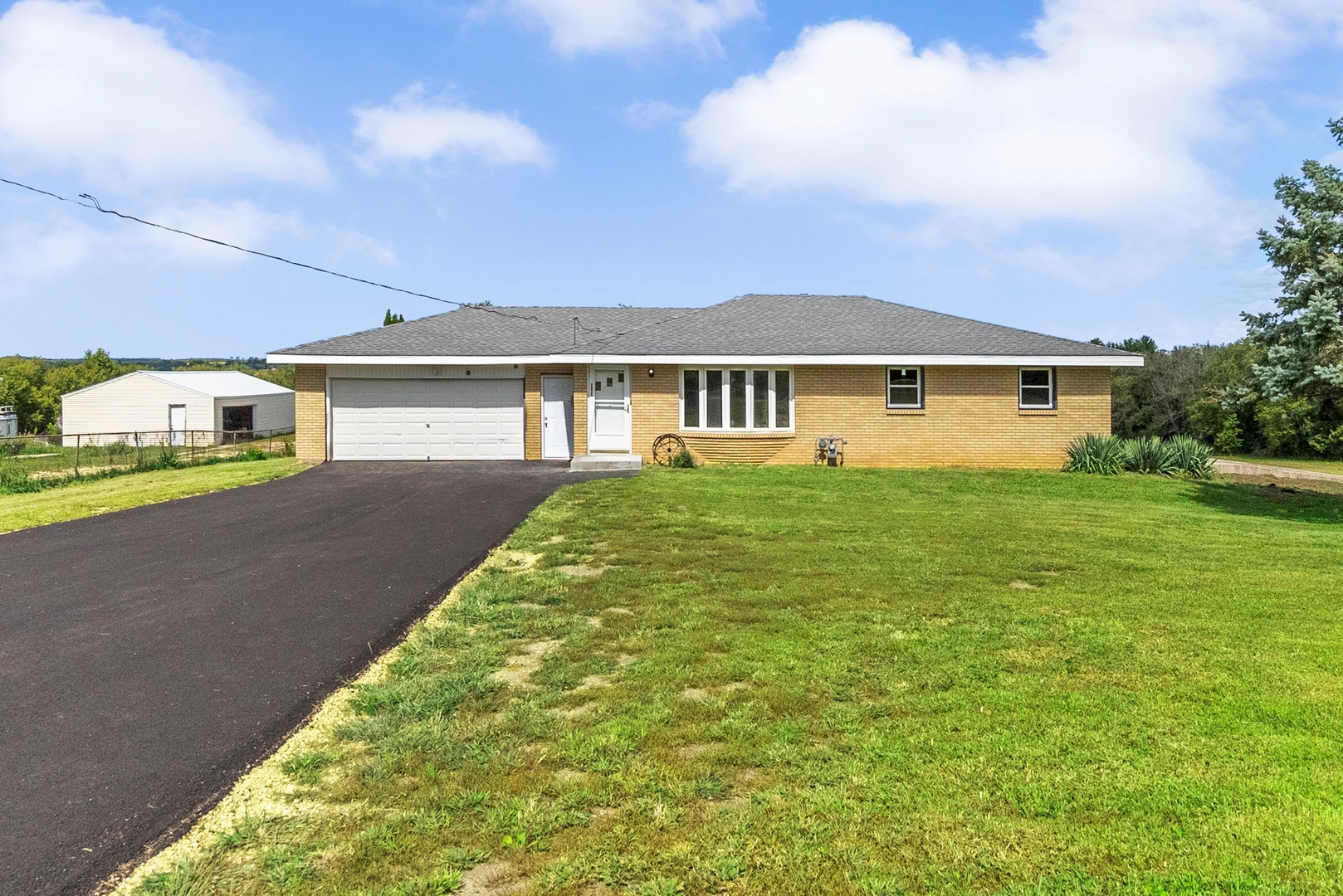 13915 Berglund Road, Winnebago, IL 61088