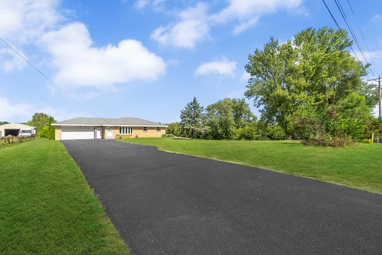 13915 Berglund Road, Winnebago, IL 61088