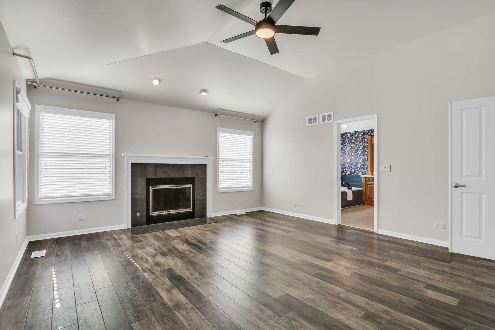 3696 Tamarack Circle, Crystal Lake, IL 60012