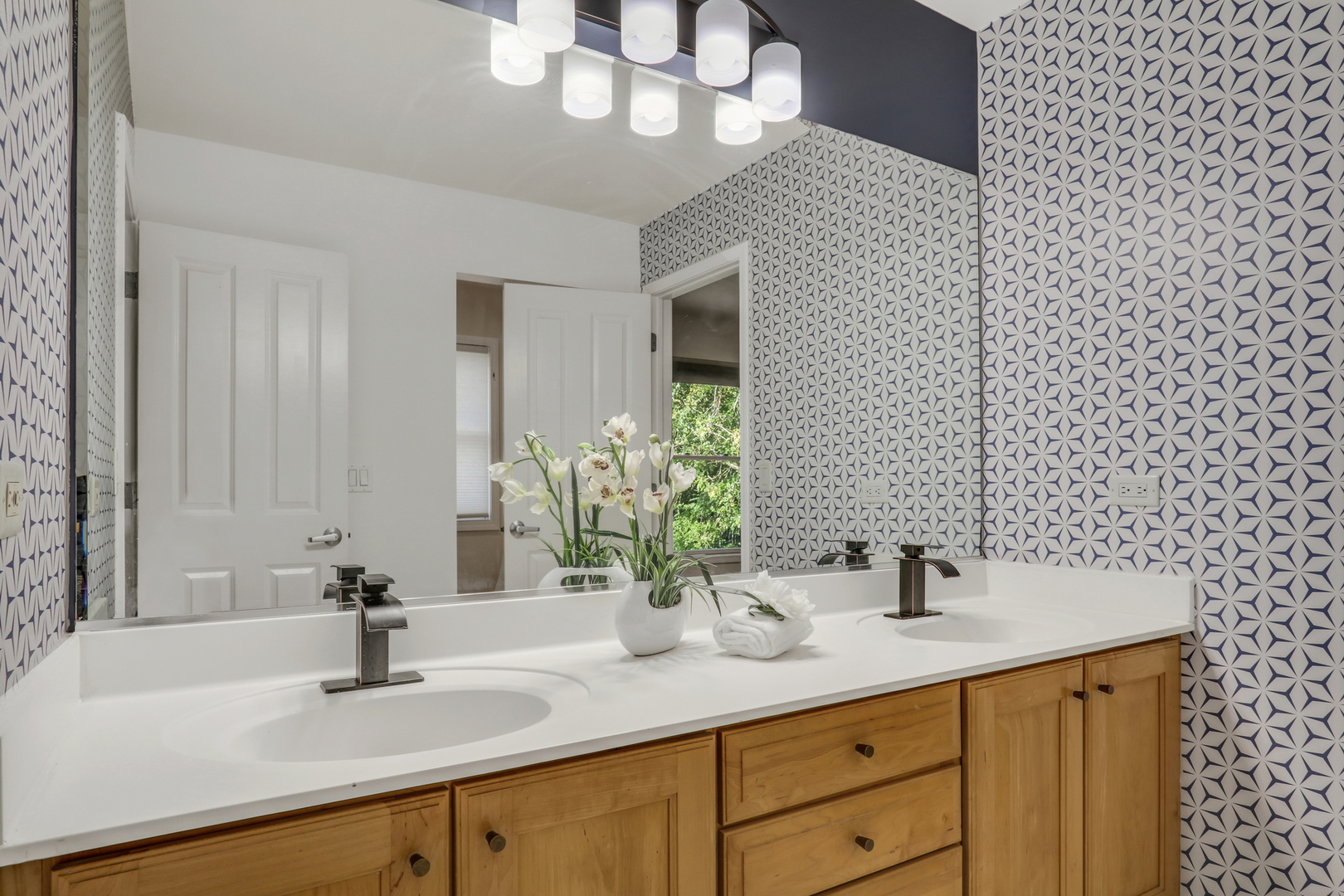 3696 Tamarack Circle, Crystal Lake, IL 60012