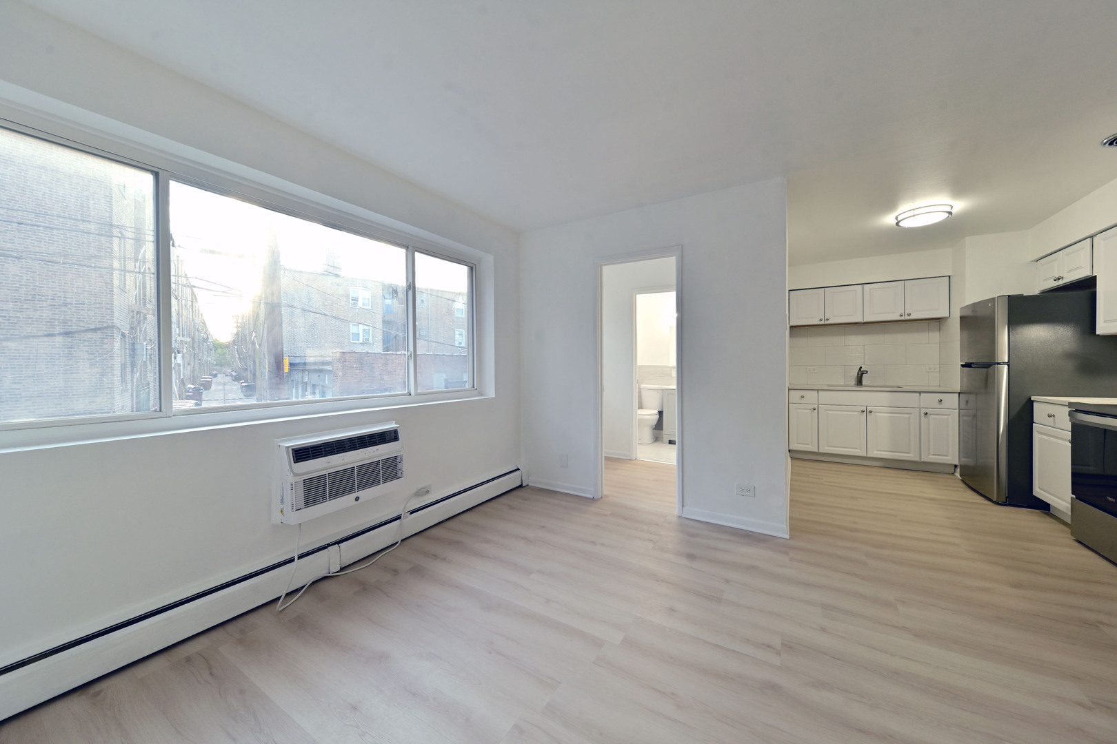 7120 N Sheridan Road #211, Chicago, IL 60626