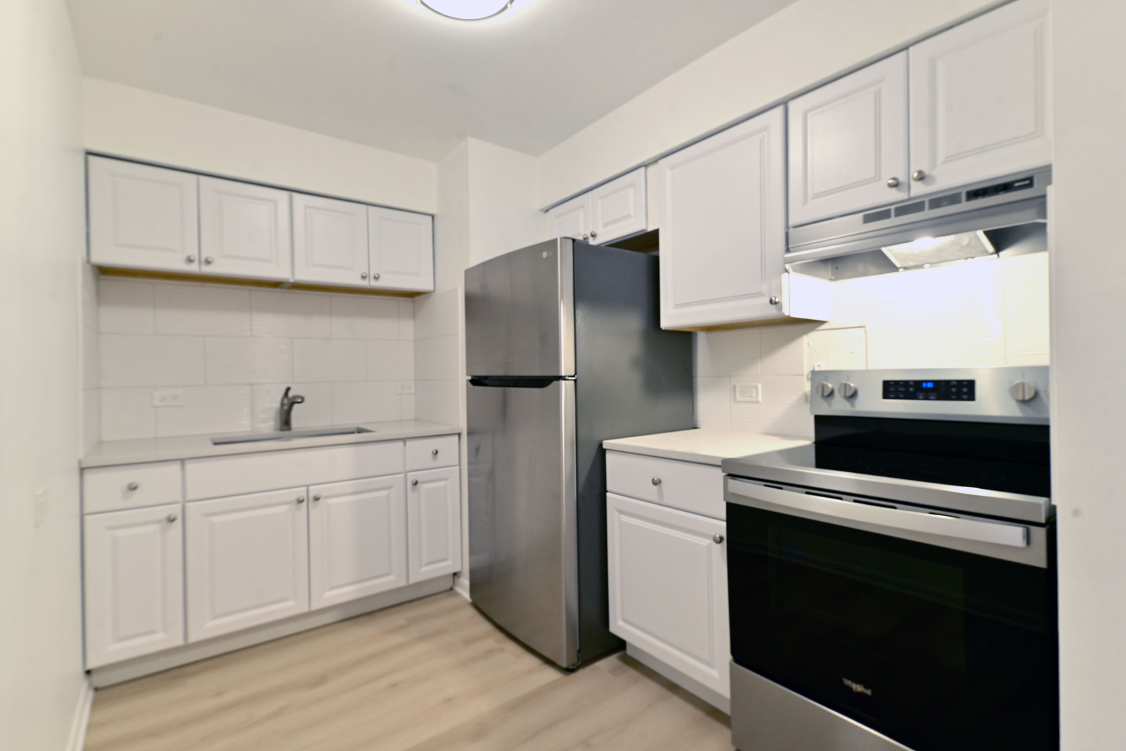 7120 N Sheridan Road #211, Chicago, IL 60626