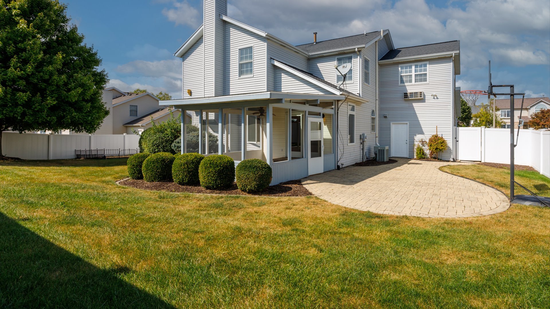 2509 Kara Crossing, Bloomington, IL 61704