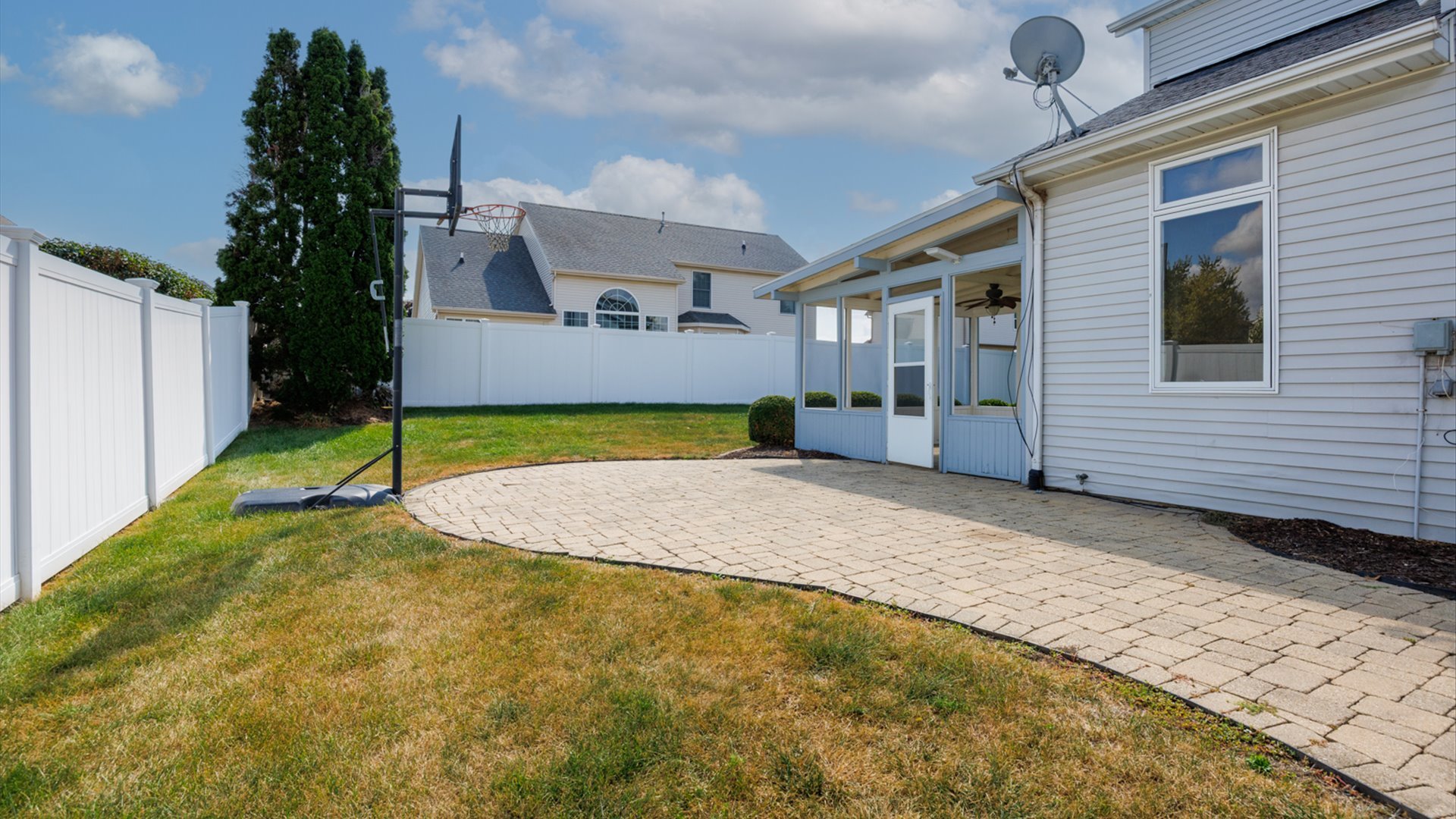 2509 Kara Crossing, Bloomington, IL 61704