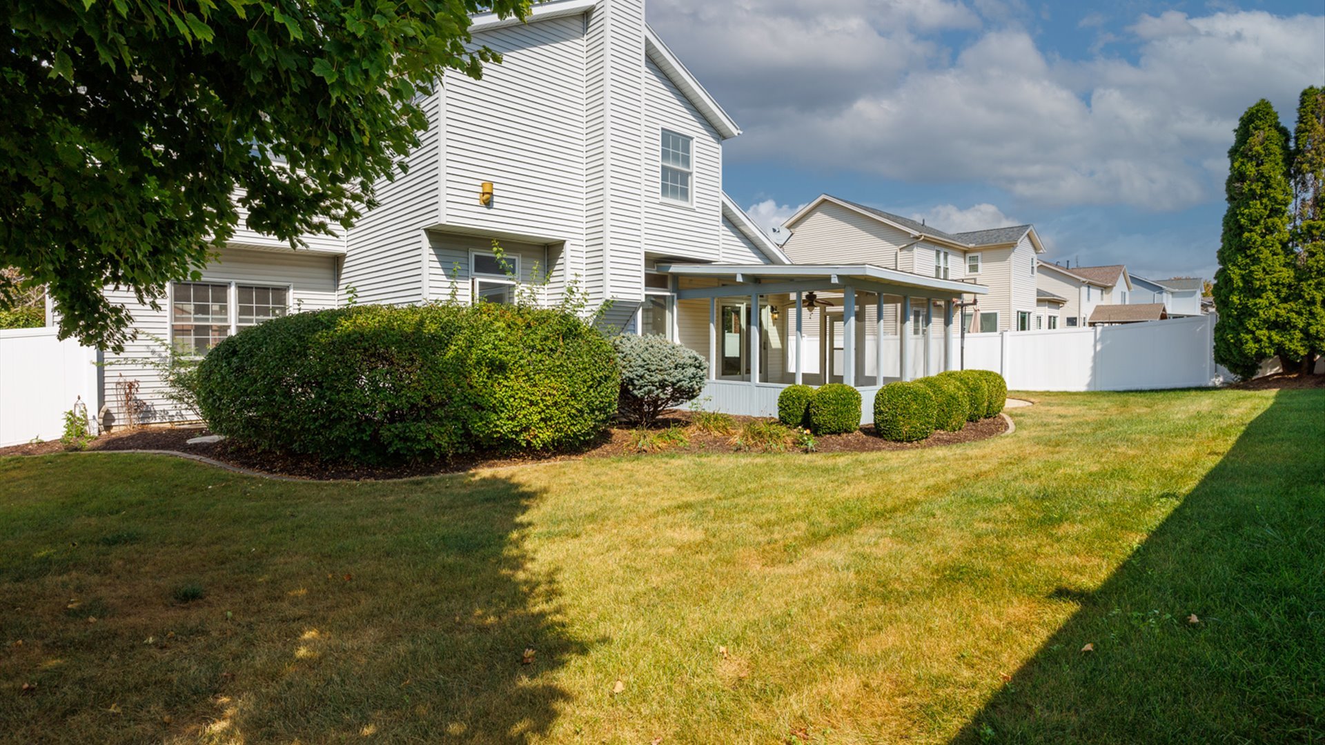 2509 Kara Crossing, Bloomington, IL 61704