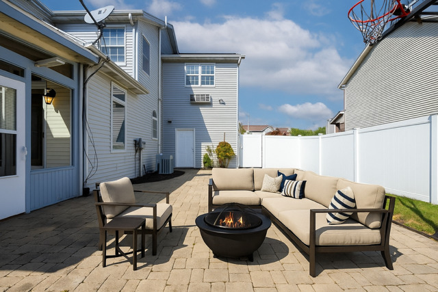 2509 Kara Crossing, Bloomington, IL 61704