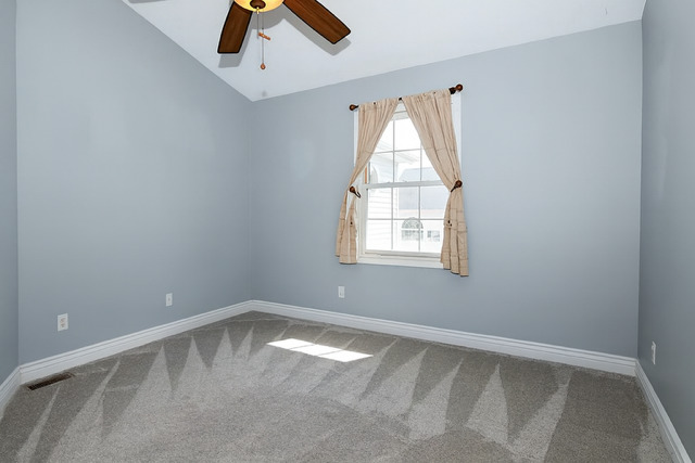 2509 Kara Crossing, Bloomington, IL 61704