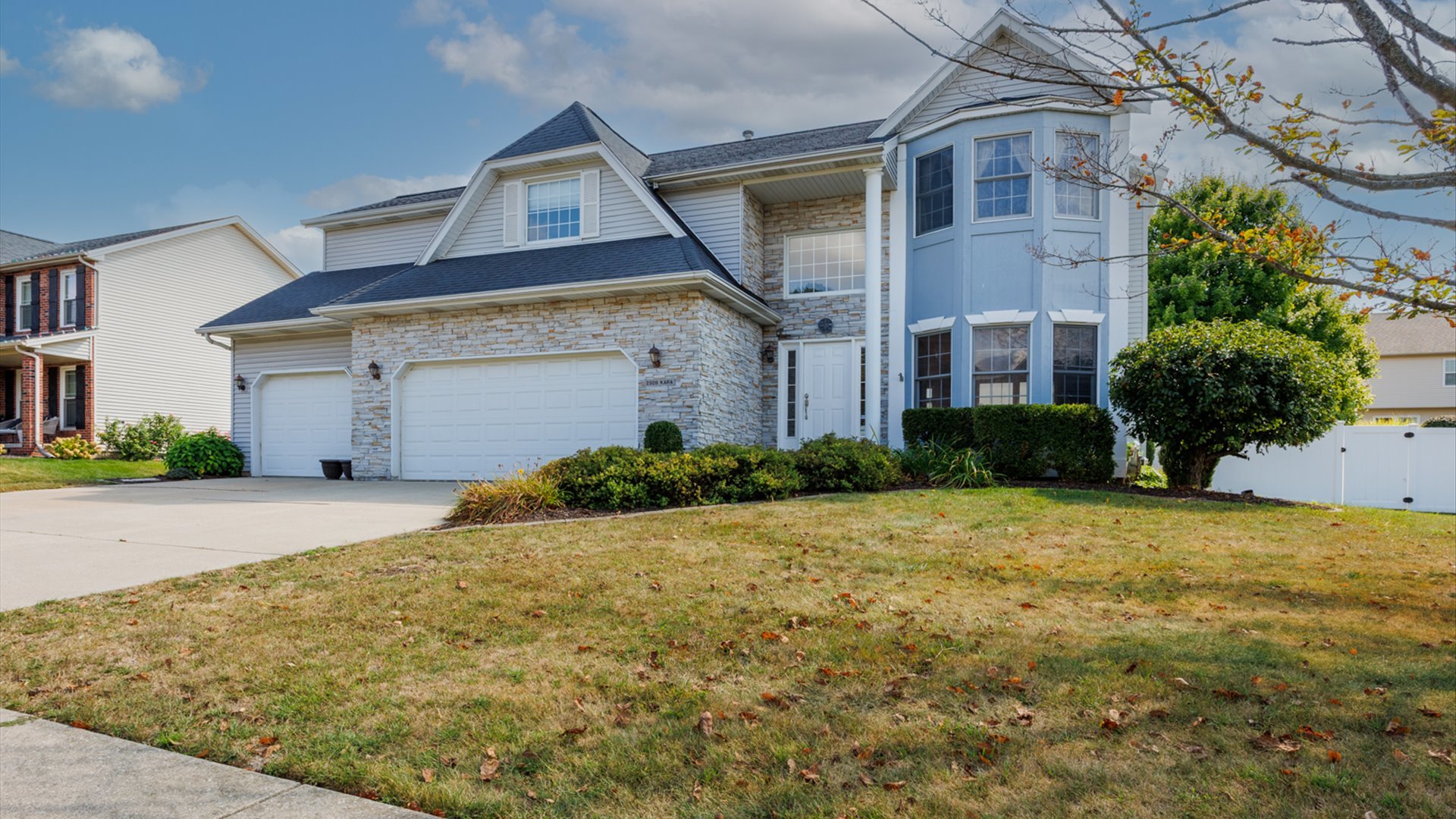 2509 Kara Crossing, Bloomington, IL 61704