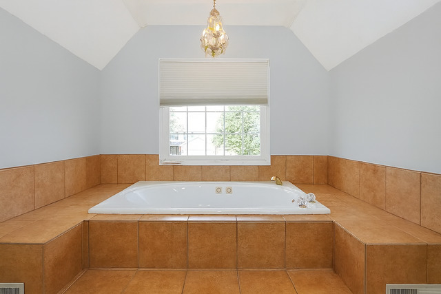 2509 Kara Crossing, Bloomington, IL 61704