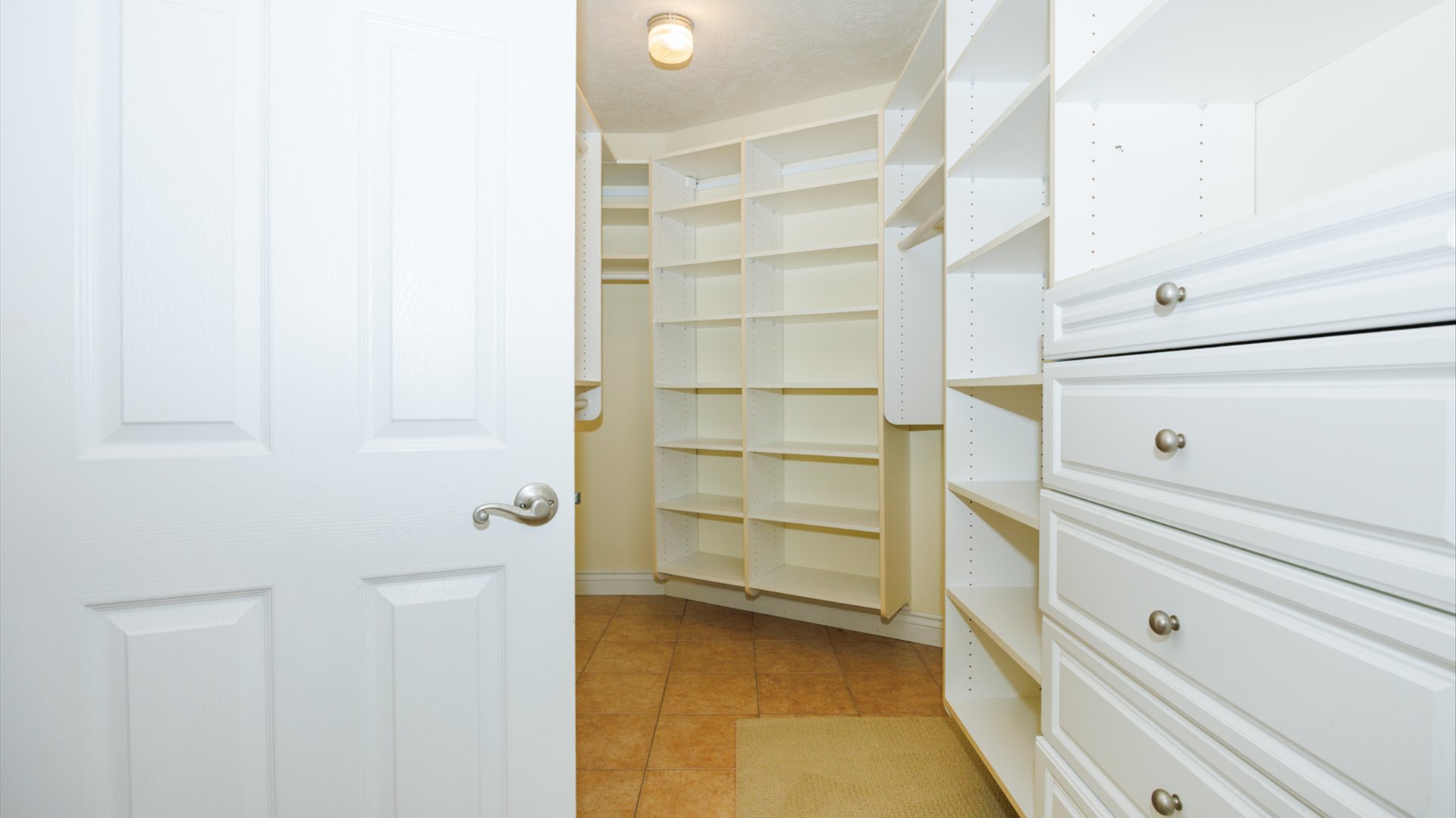 2509 Kara Crossing, Bloomington, IL 61704