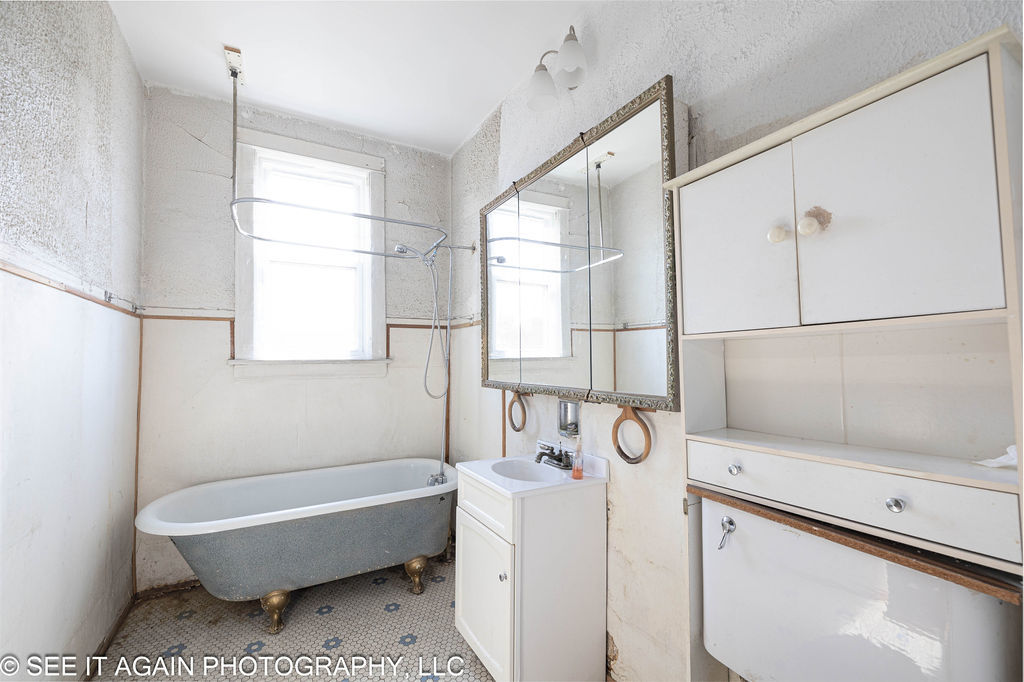 7930 S Luella Avenue, Chicago, IL 60617