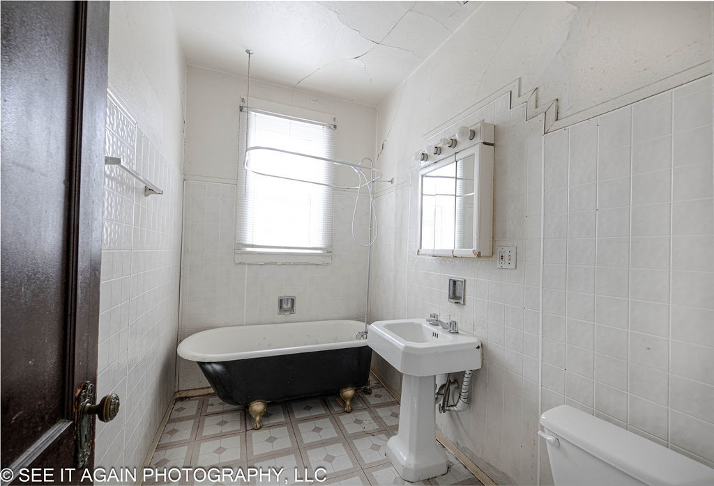 7930 S Luella Avenue, Chicago, IL 60617
