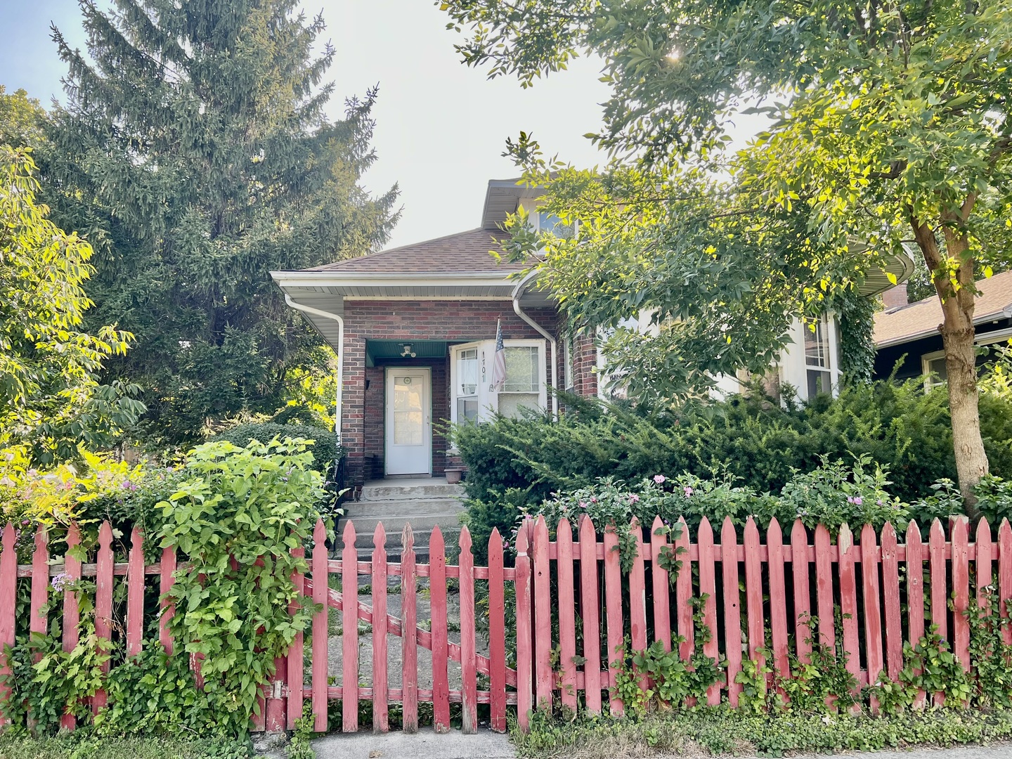 1701 Victoria Avenue, North Chicago, IL 60064