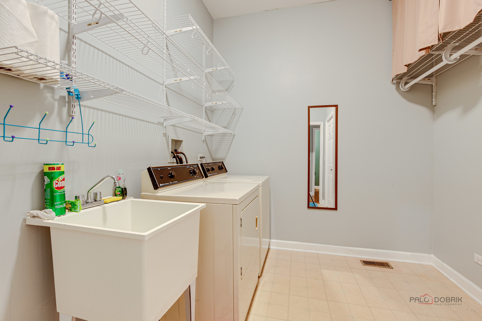 2208 SANCTUARY Court, Gurnee, IL 60031