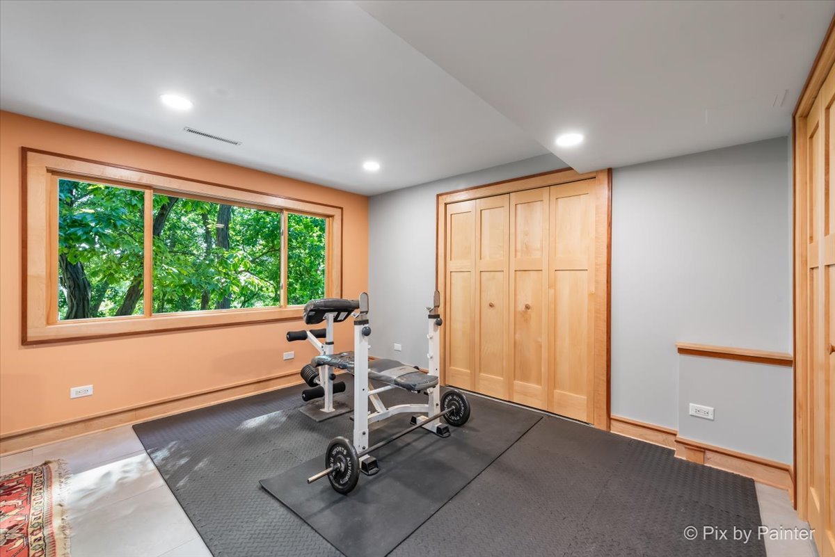 7N905 Woodcliff Drive, South Elgin, IL 60177