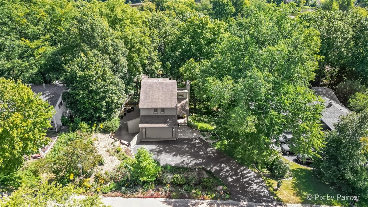 7N905 Woodcliff Drive, South Elgin, IL 60177