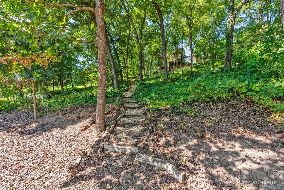 7N905 Woodcliff Drive, South Elgin, IL 60177