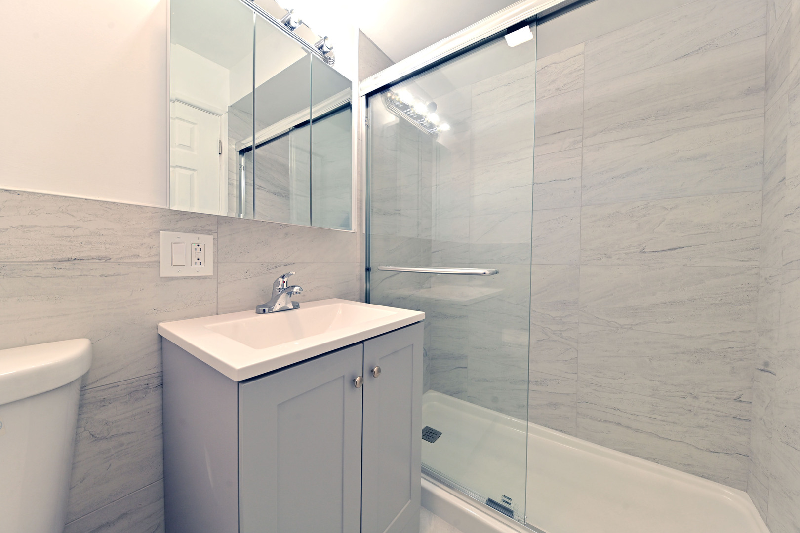 7120 N Sheridan Road #213, Chicago, IL 60626