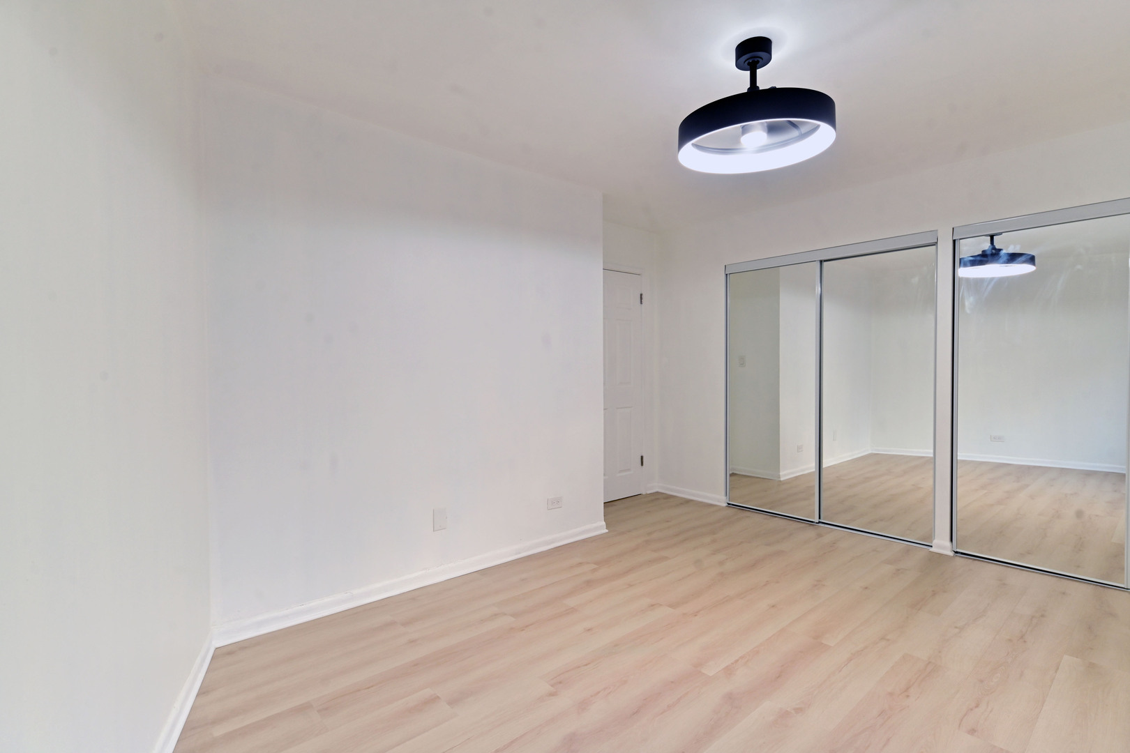 7120 N Sheridan Road #213, Chicago, IL 60626