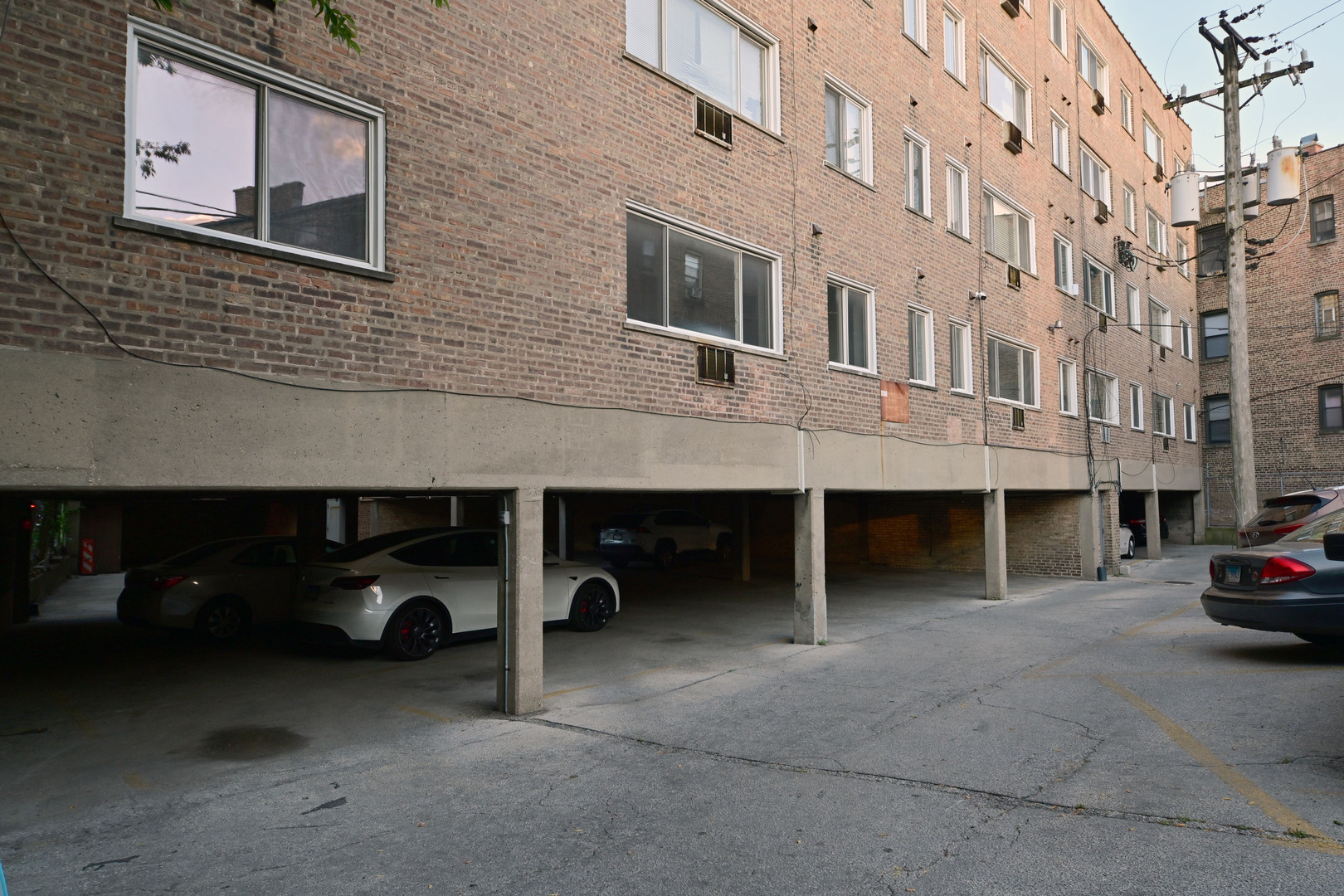 7120 N Sheridan Road #213, Chicago, IL 60626