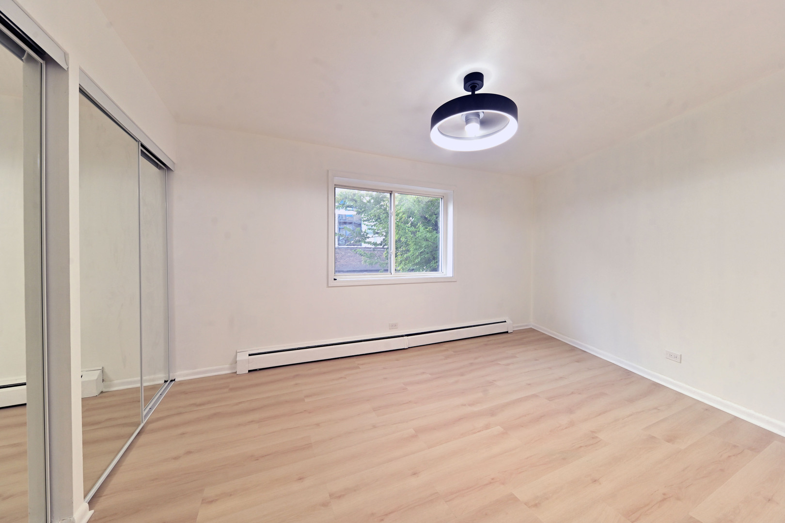 7120 N Sheridan Road #213, Chicago, IL 60626