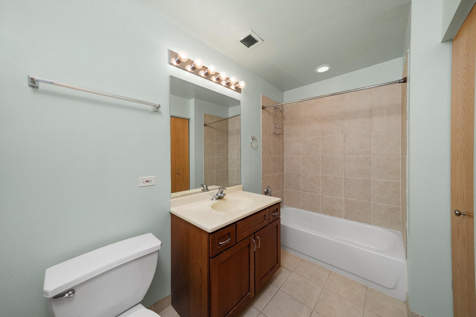 41 E 8th Street #1201, Chicago, IL 60605