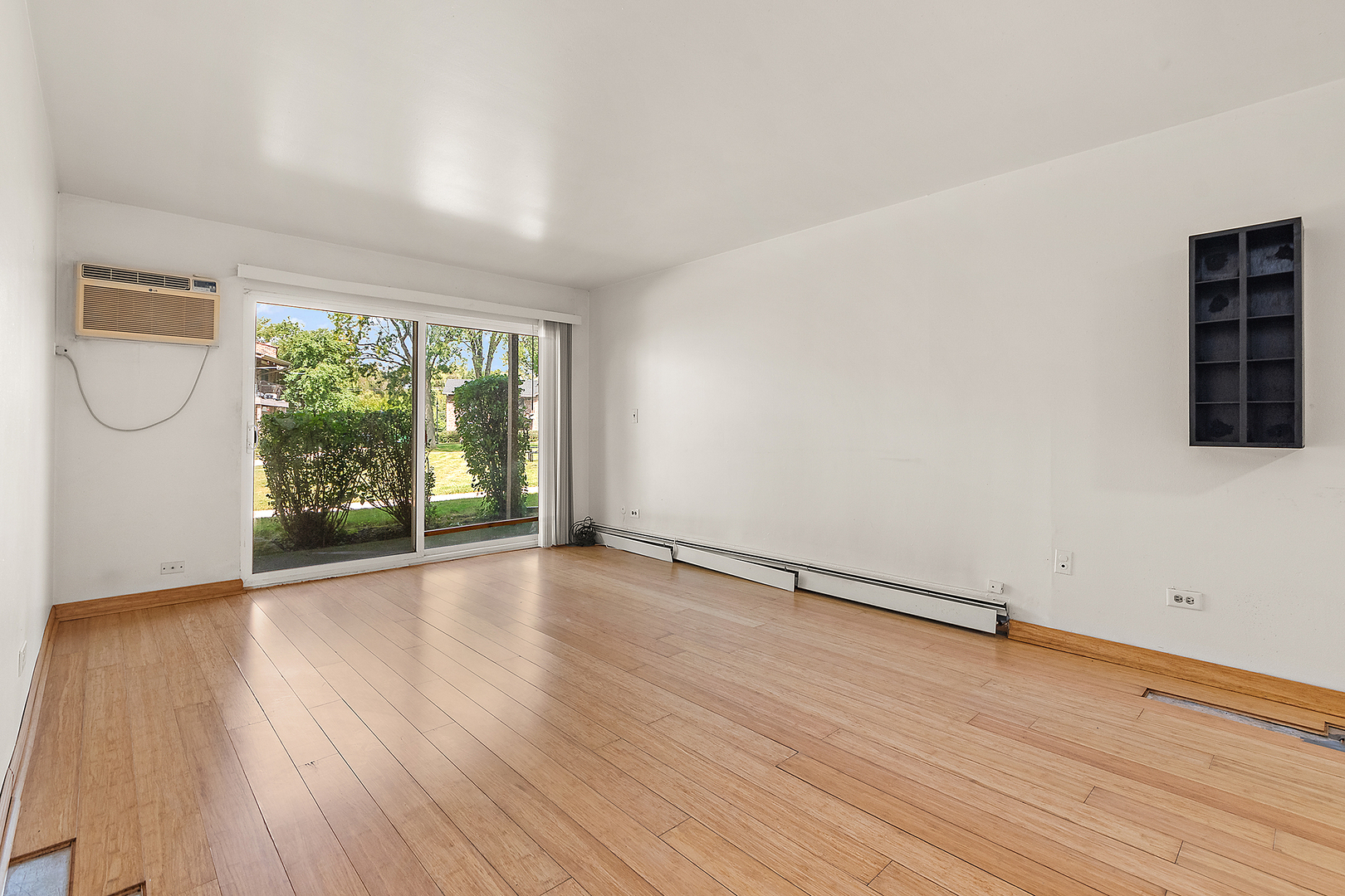 16W540 Lake Drive #9-104, Willowbrook, IL 60527