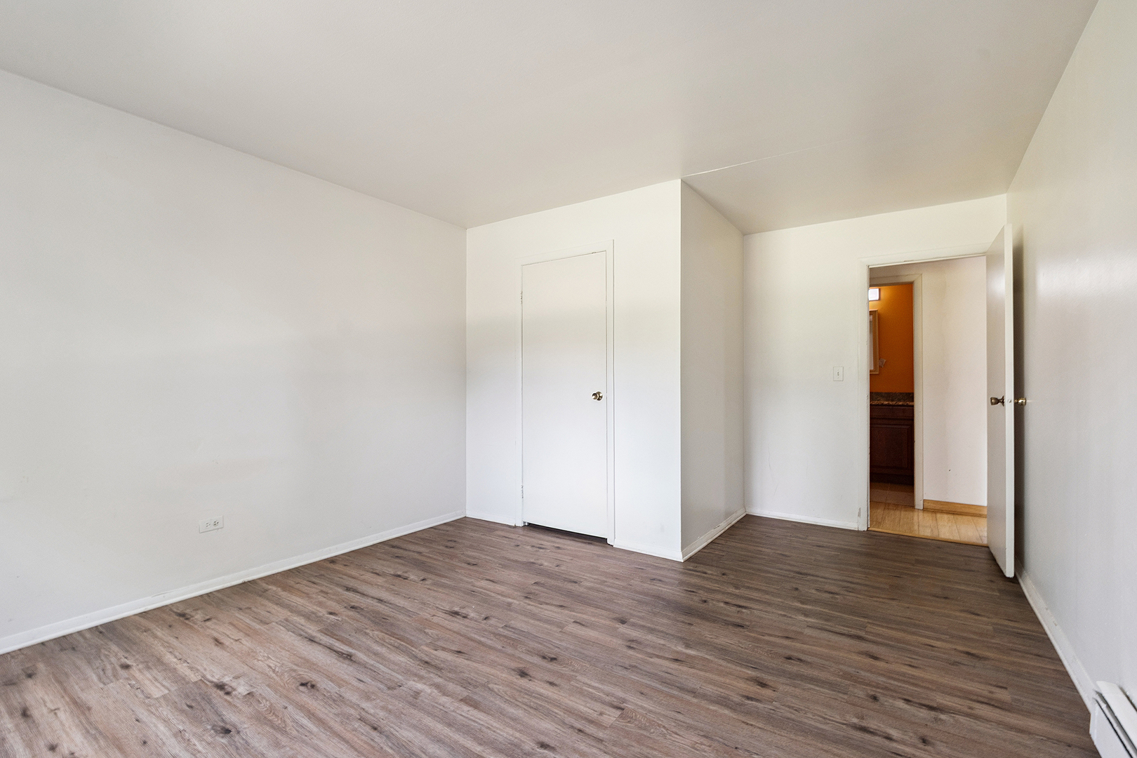 16W540 Lake Drive #9-104, Willowbrook, IL 60527