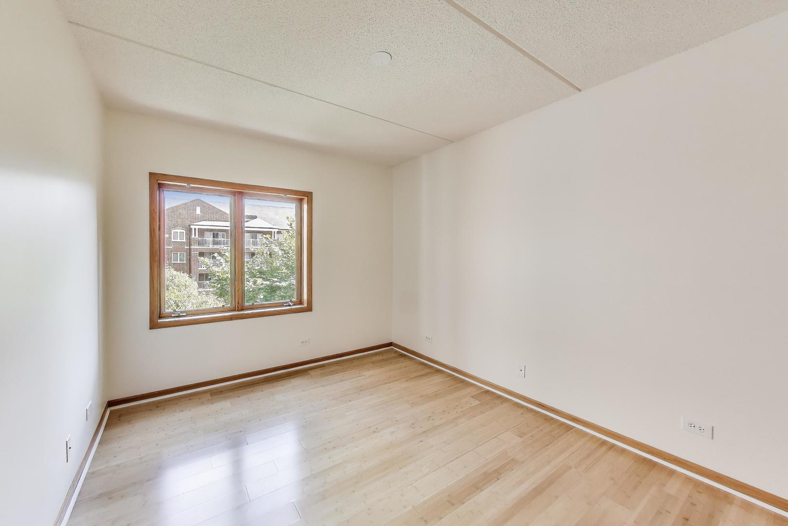 400 S Northwest Highway #312, Park Ridge, IL 60068